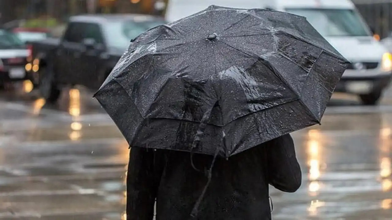 توقعات بهطول زخات مطرية رعدية في طنجة وعدة مناطق بالمملكة يوم الأربعاء